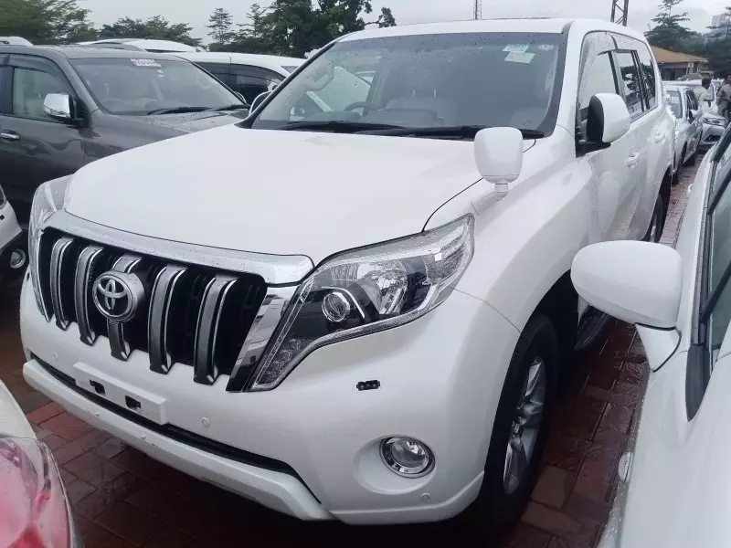 Toyota Landcruiser Prado   - 2016