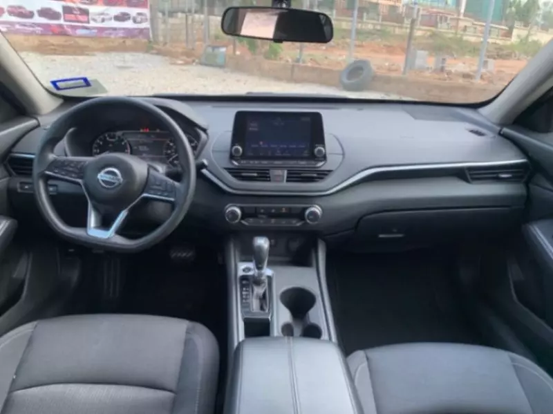 Nissan Altima   - 2020