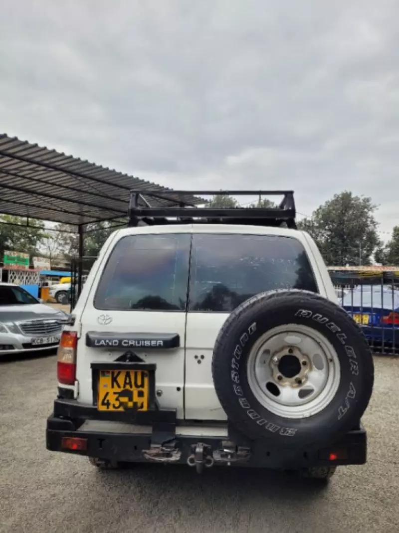 Toyota Landcruiser   - 2005