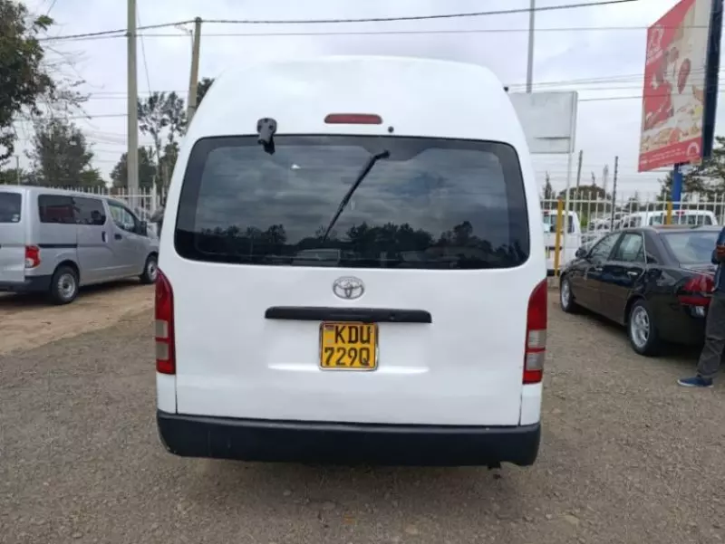 Toyota Hiace   - 2015