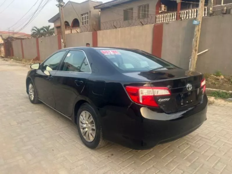 Toyota Camry   - 2012