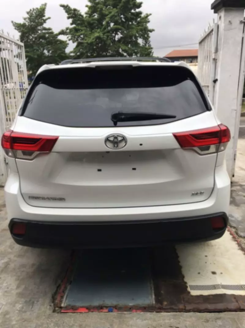 Toyota Highlander   - 2019