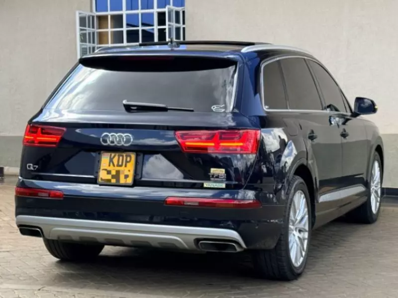 Audi Q7   - 2016
