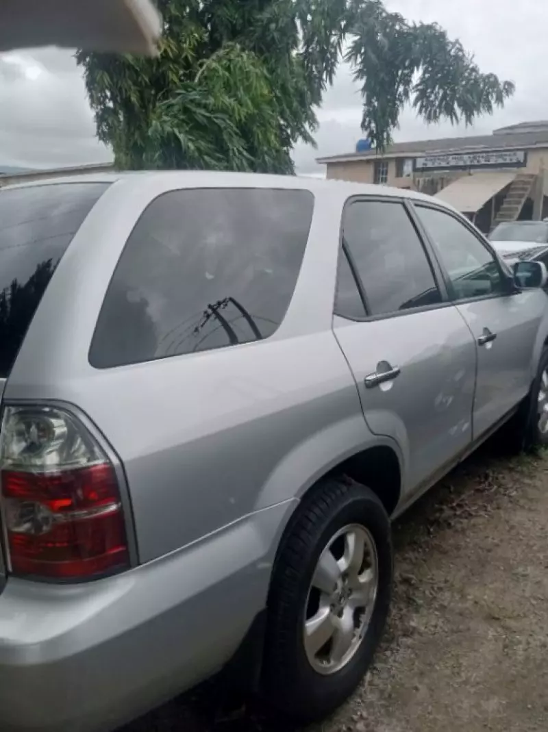 Acura MDX   - 2005