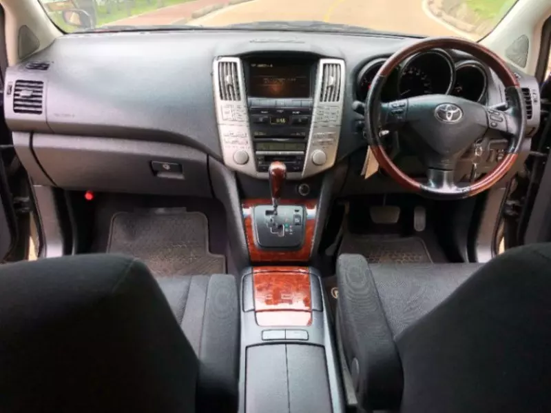 Toyota Harrier   - 2012