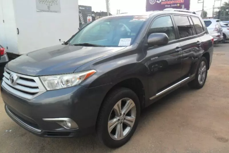 Toyota Highlander   - 2013