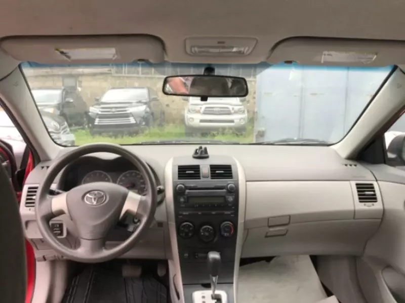 Toyota Corolla   - 2010