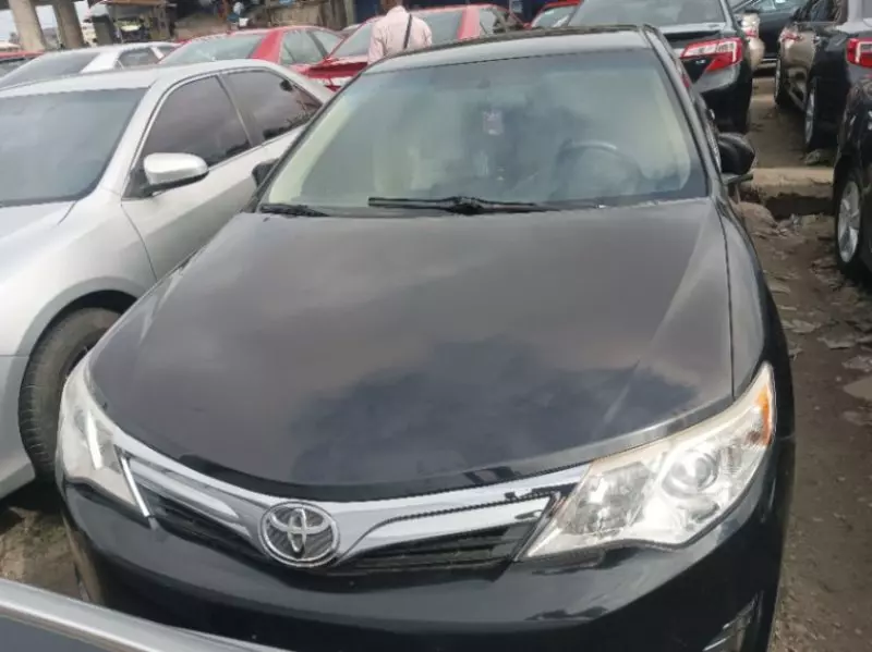 Toyota camry   - 2012
