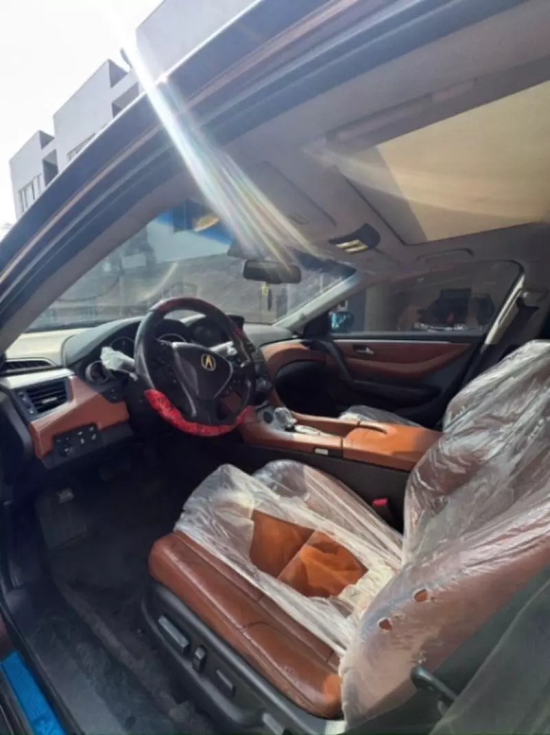 Acura MDX   - 2010