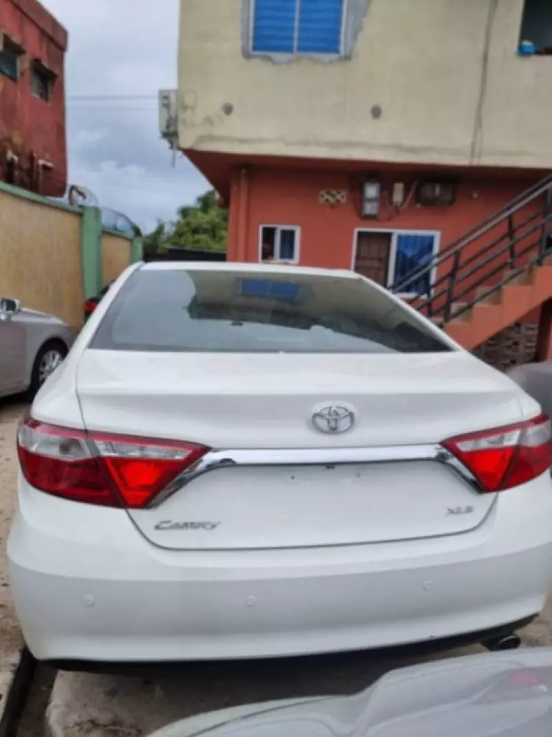 Toyota Camry   - 2015