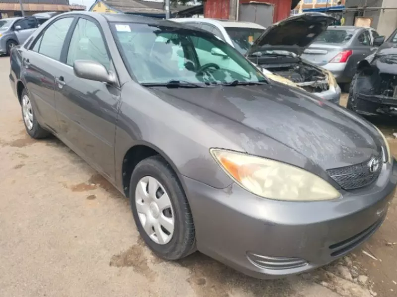 Toyota Camry   - 2005