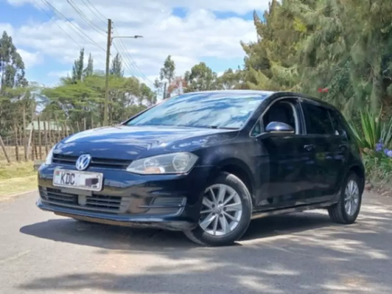 Volkswagen Golf   - 2013