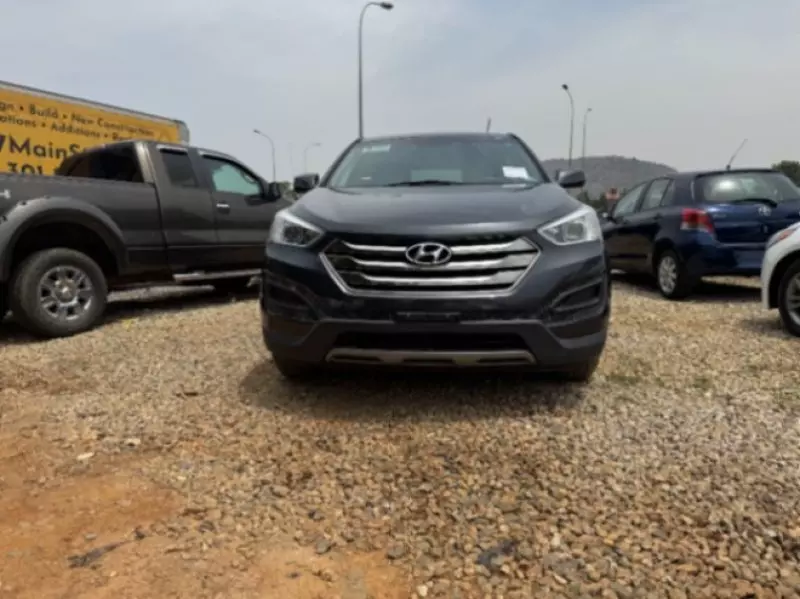 Hyundai Santa Fe   - 2016
