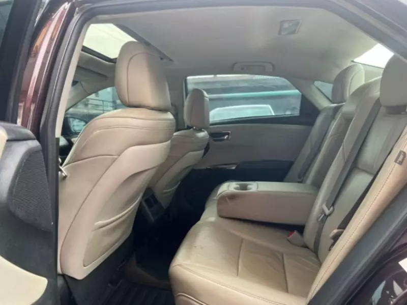 Toyota Avalon   - 2013