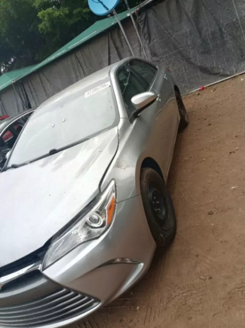 Toyota Camry   - 2018