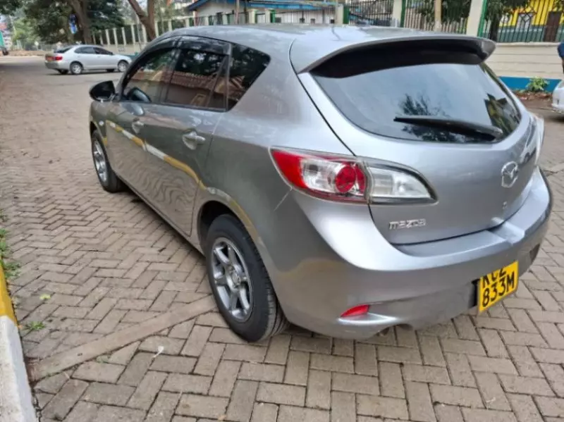 Mazda Axela    - 2013