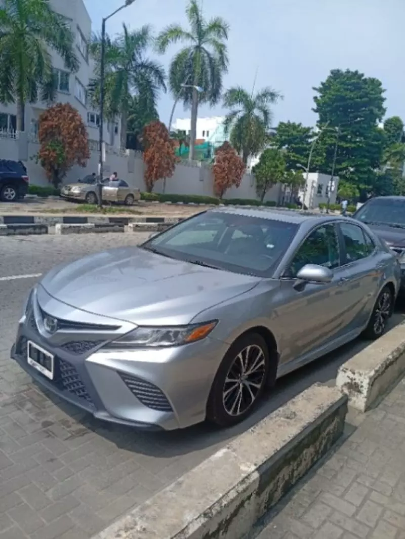 Toyota Camry   - 2018