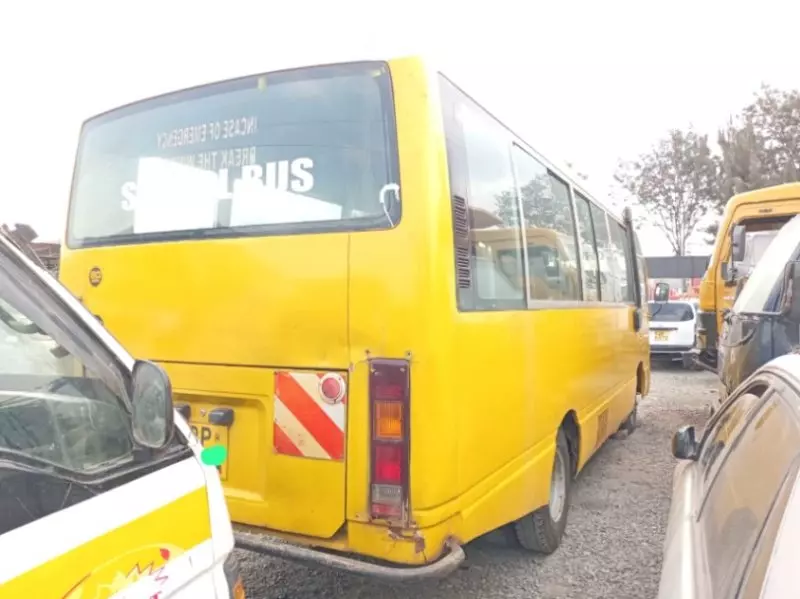Nissan Caravan    - 2008