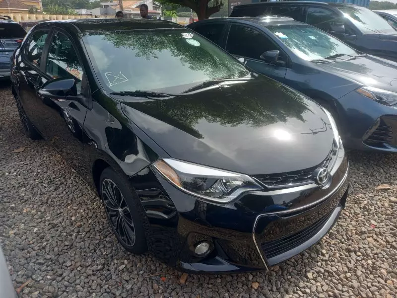 Toyota Corolla   - 2015