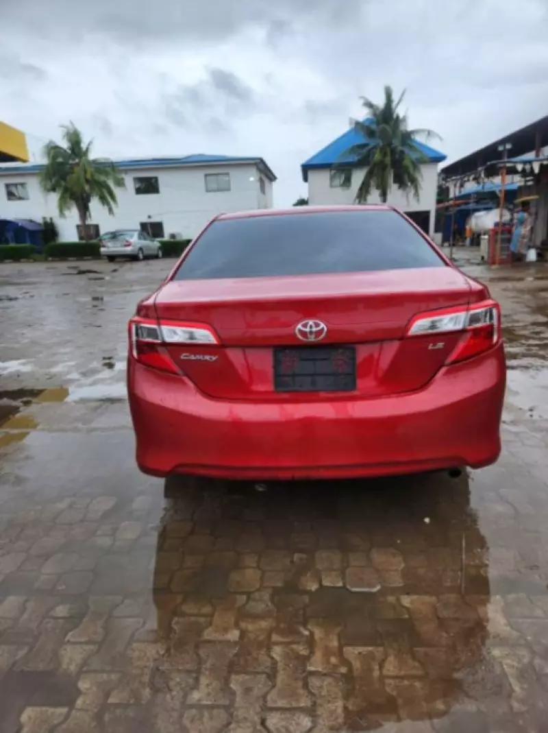 Toyota Camry   - 2013