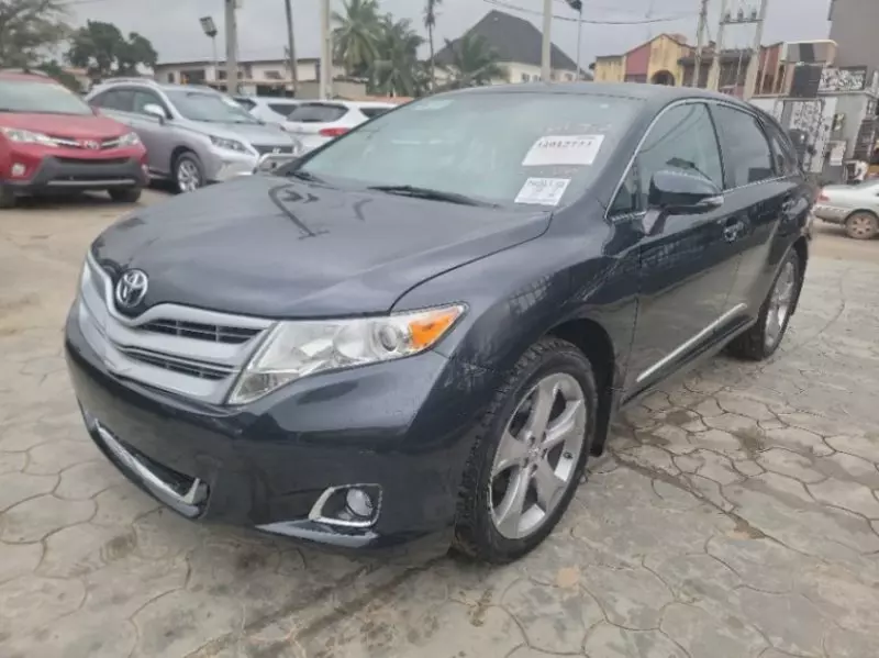 Toyota Venza   - 2013