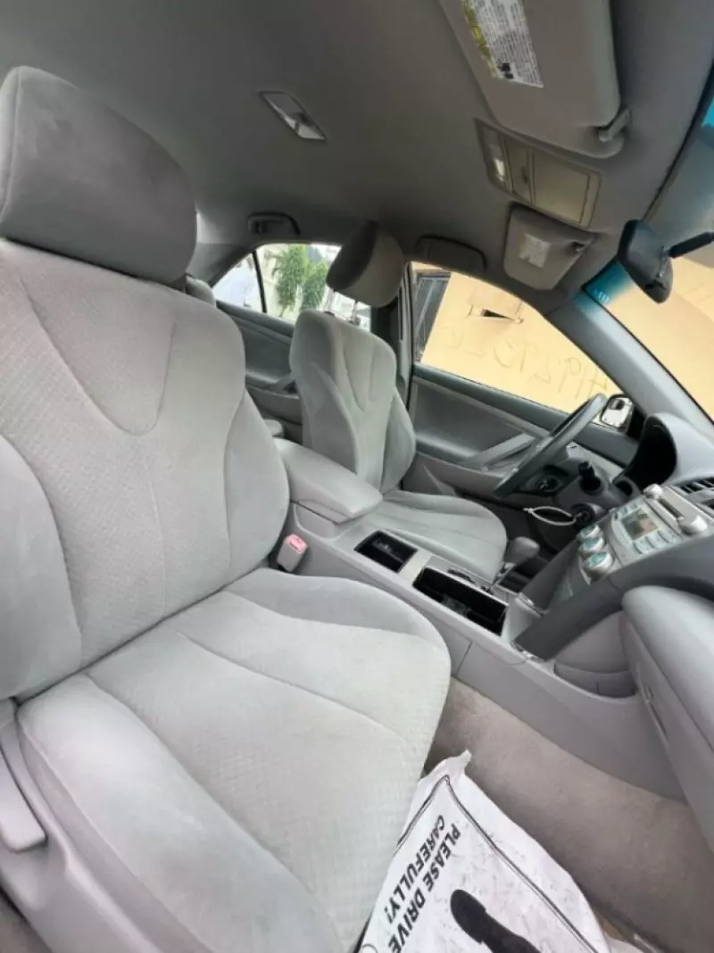 Toyota Camry   - 2009