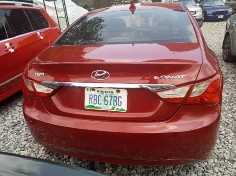 Hyundai Sonata   - 2012