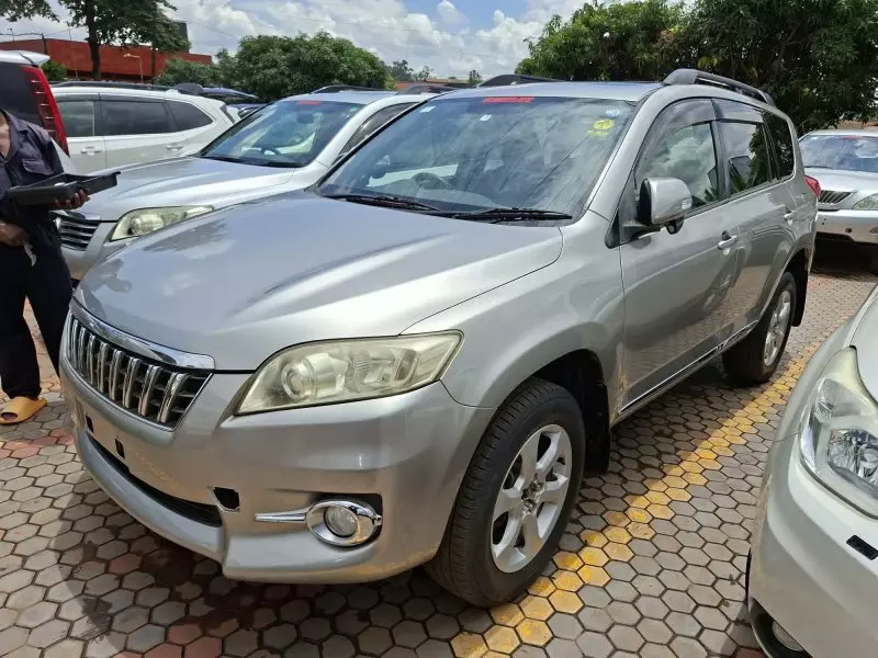 Toyota Vanguard    - 2012