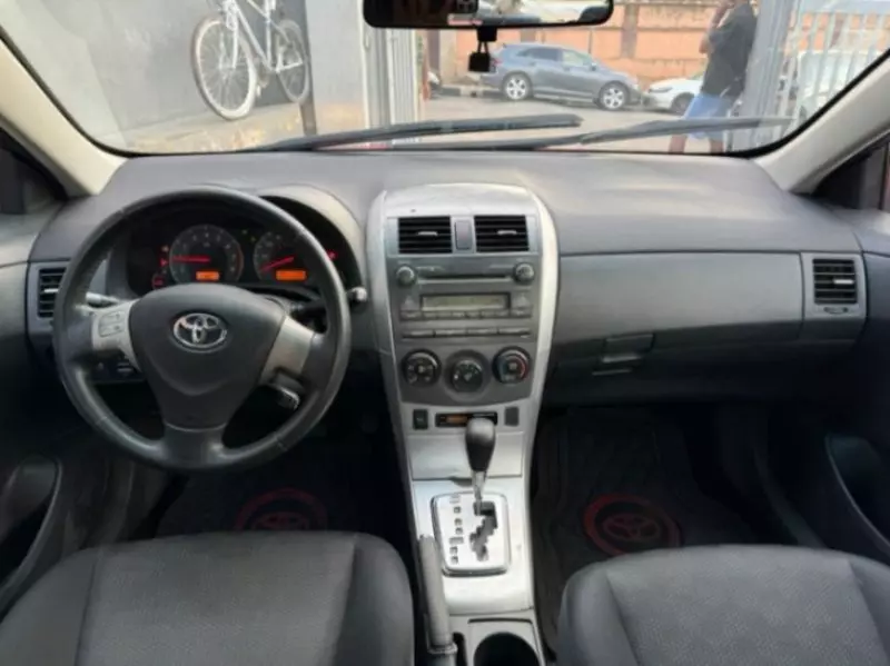 Toyota Corolla   - 2010