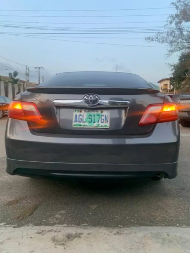 Toyota Camry - 2009