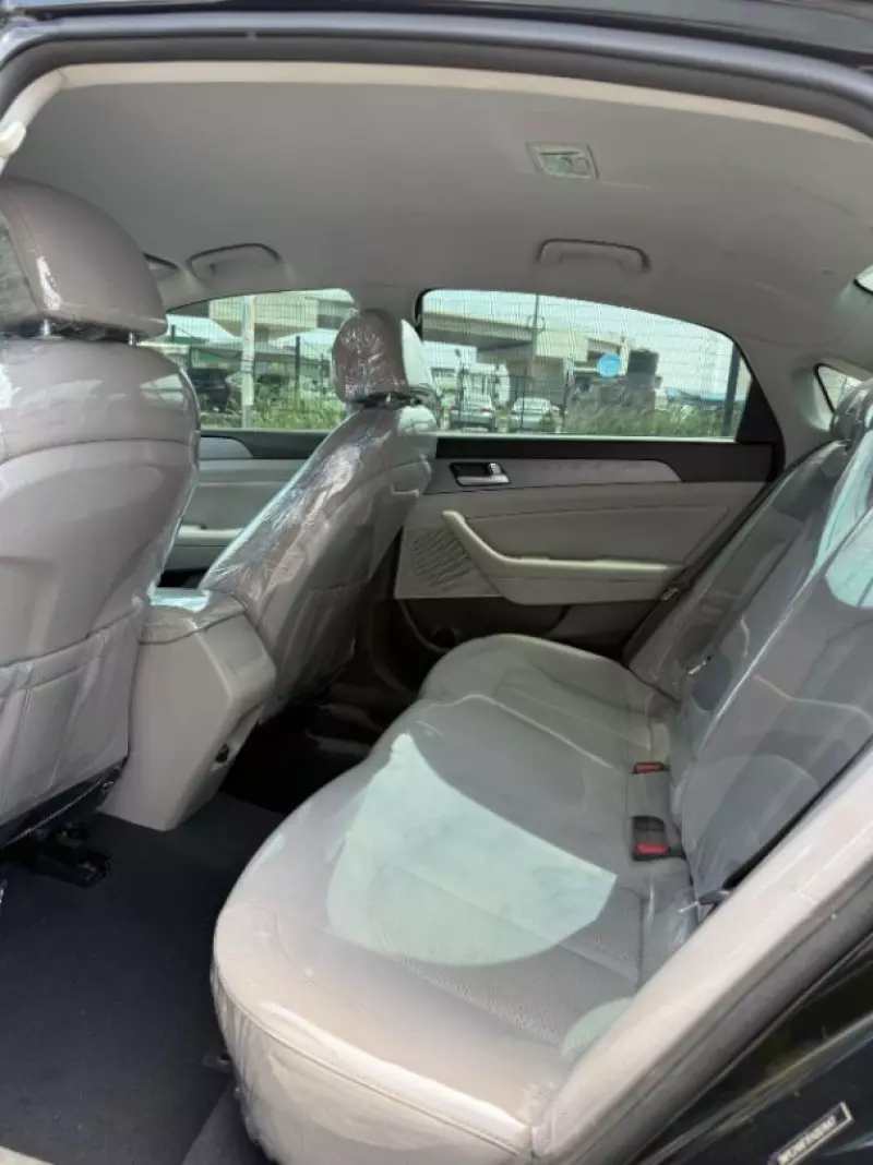 Hyundai Sonata   - 2015