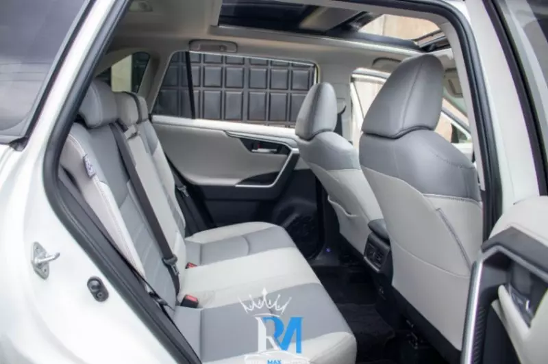 Toyota RAV 4   - 2019