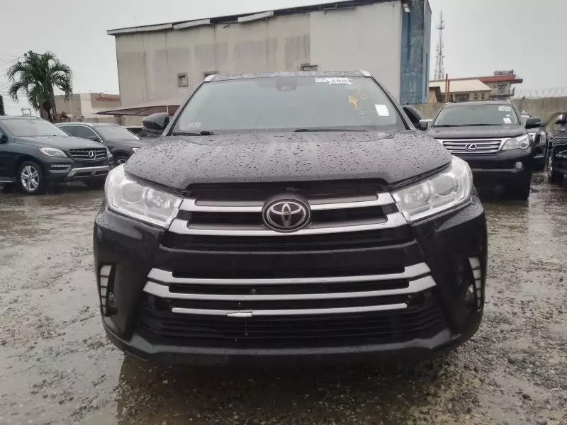 Toyota Highlander   - 2017