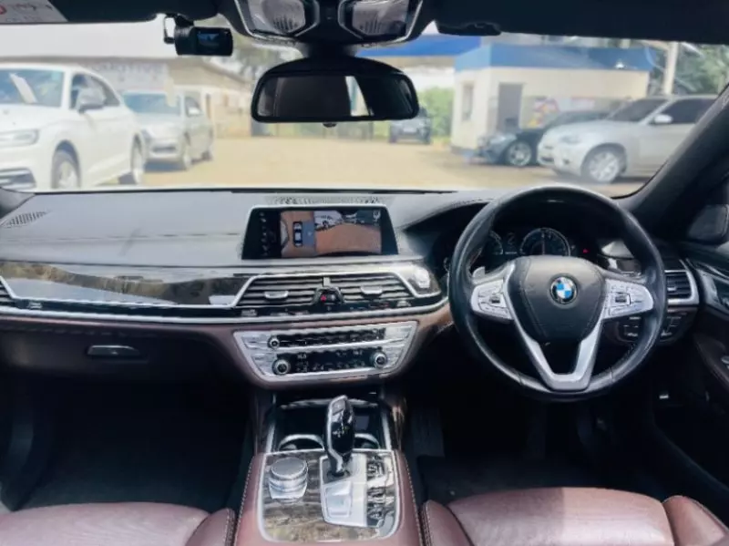 BMW 740   - 2017