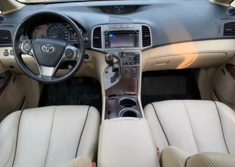 Toyota Venza   - 2013
