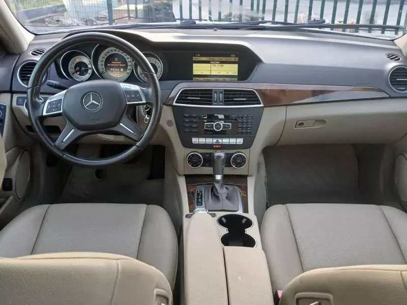 Mercedes-Benz C 300   - 2012