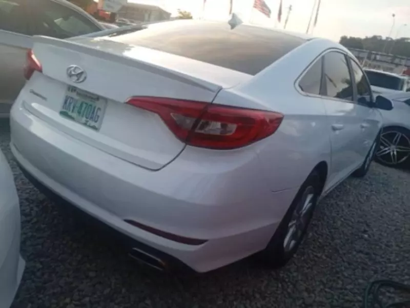 Hyundai Sonata   - 2016
