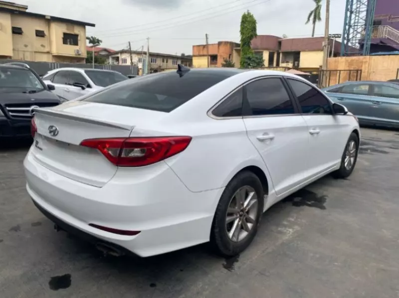 Hyundai Sonata   - 2016
