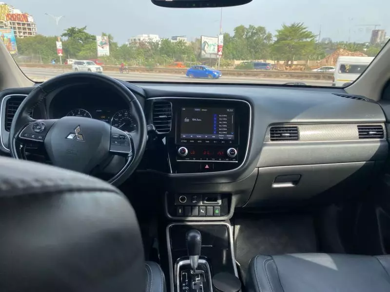 Mitsubishi OUTLANDER   - 2020