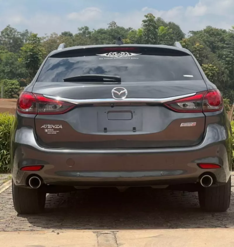 Mazda Atenza    -