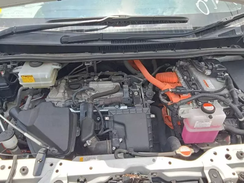 Toyota Voxy Hybrid   - 2016