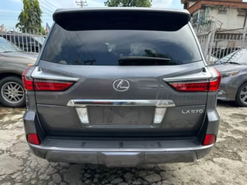 Lexus LX 570