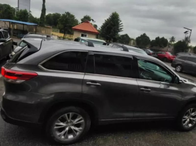 Toyota Highlander   - 2015