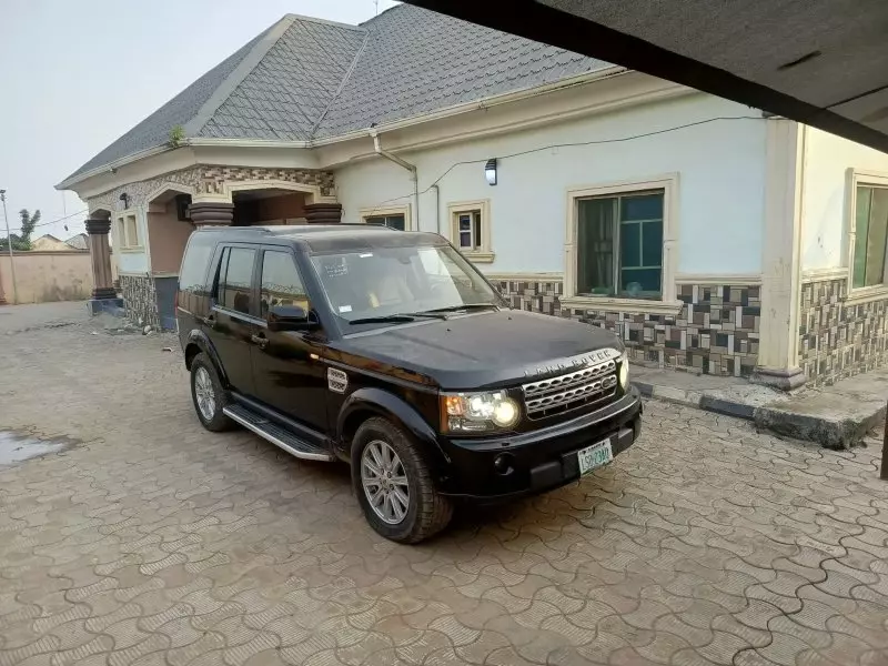 Land Rover  HSE LR4   - 2011