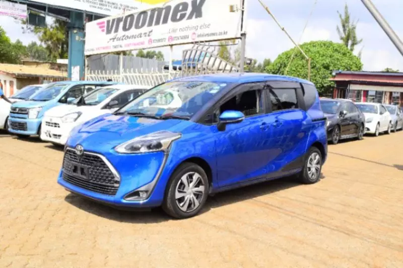 Toyota Sienta   - 2019