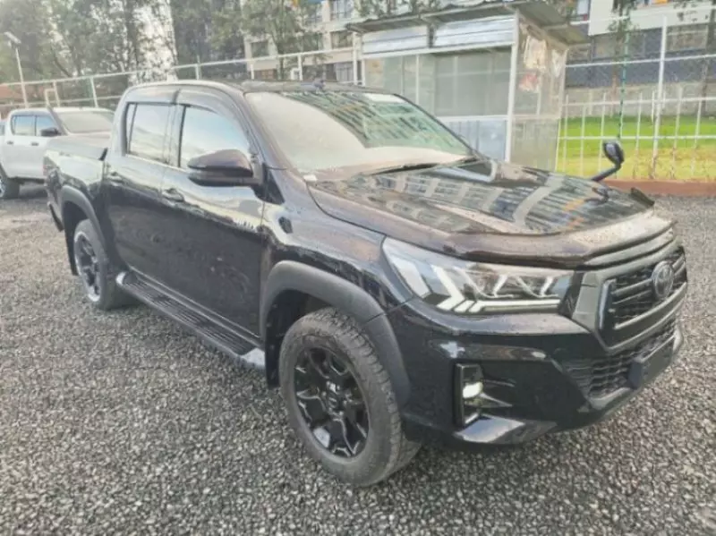 Toyota Hilux   - 2019