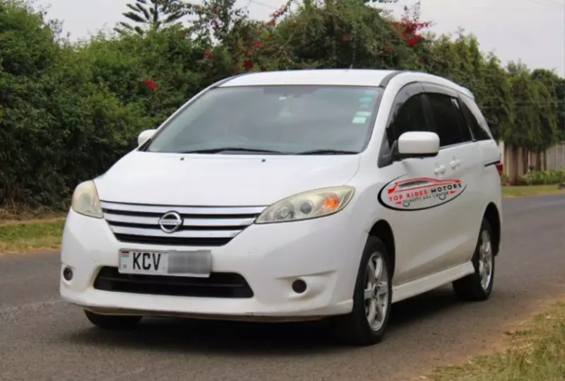 Nissan Leaf   - 2012