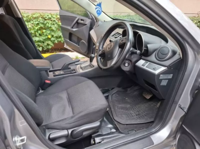 Mazda Axela    - 2013