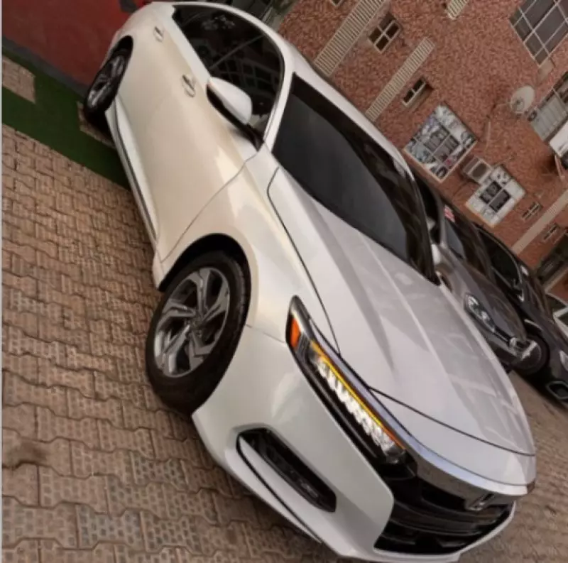 Honda Accord   - 2020