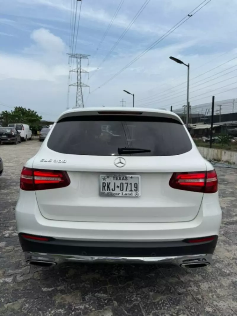 Mercedes-Benz GLC 300   - 2018